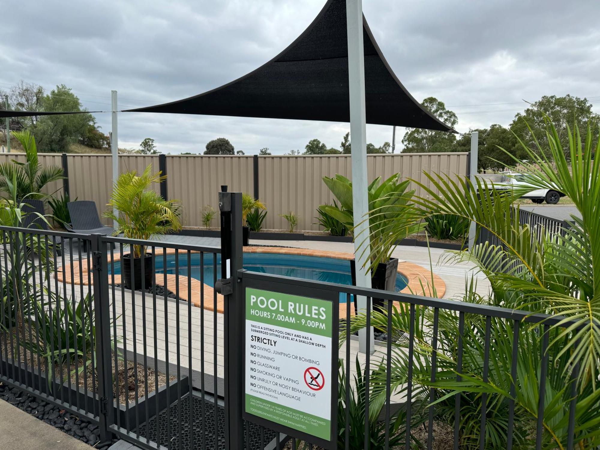 Raintree Motel Biloela Buitenkant foto